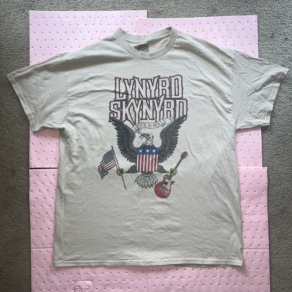Women’s XL Lynyrd Skynyrd band tee